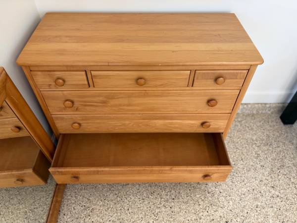 willett golden beryl maple dresser Vtg Mid Century WILLETT Golden Beryl Maple Eight Drawer Double Dresser