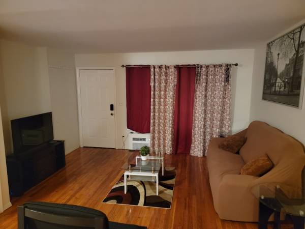$1,000 / 2br - 1 bdrm apt for rent (rosedale)64033456926211124