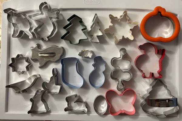 Lot of 20 Vintage Aluminum/Tin COOKIE CUTTERS With and Without Handles 1