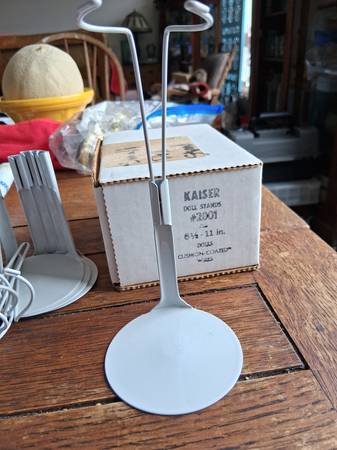 7 Doll Stands for 6"-11" Dolls - $5 (sunset / parkside)63471458794369121