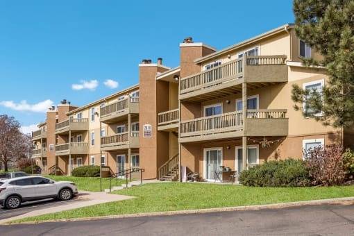 $1,595 / 2br - 970ft2 - Portable Screenings Accepted, Patio/Balcony, 2/BD 2/BA (2880 Woodland Hills Dr, Colorado Springs, CO)63686832522883121