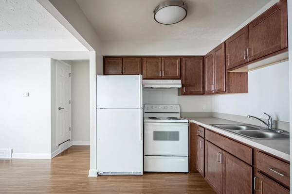 $1,200 / 3br - 1095ft2 - Open the Door to Possibilities: Experience Living at Its Very Best! (Kent)63621941046401121