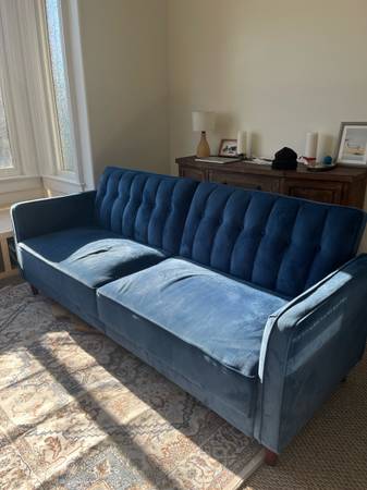 Blue couch (sofabed) 1