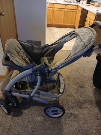 Graco Quatro tour reverse stroller - $30 (Altoona)63471094220803122