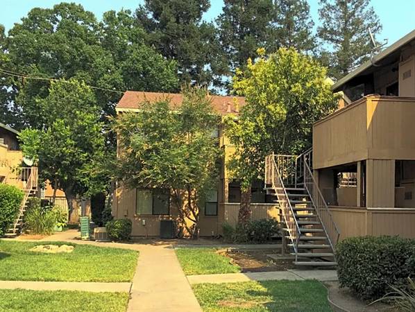 $1,599 / 2br - SEGUNDO MES A MITAD DE PRECIO + Calles con Árboles y Aceras Bien Delimitadas, Se Aceptan Mascotas (Sacramento)64043834981377123
