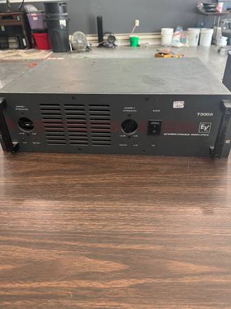 EV 7300A stereo2-channel power amp 1