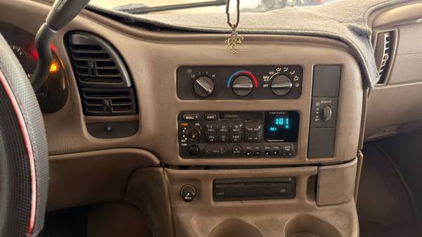 2003 GMC Safari Van - Photo 13