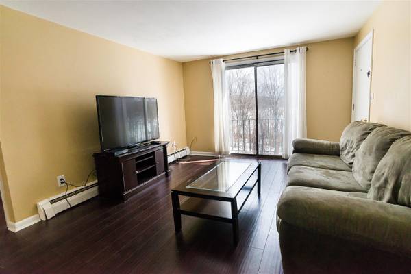 $1,850 / 2br - 624ft2 - Two bed room second floor unit (Derry)63931787653251122