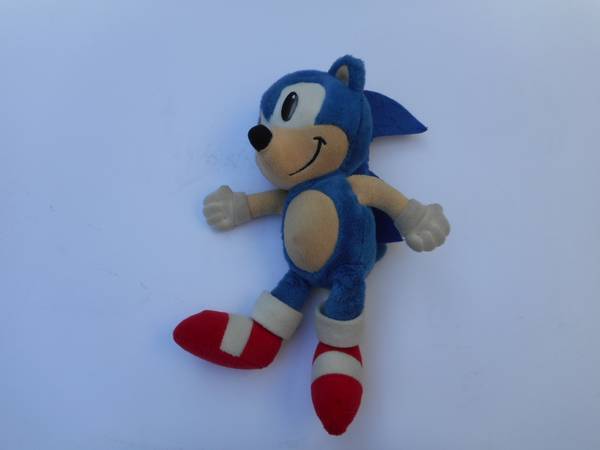 Sonic the Hedgehog Plushie 1