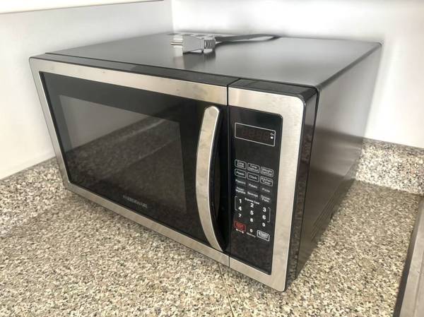 Farberware Microwave - Like brand new - Only $60 (originally $112) 1