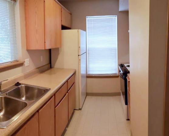 $1,550 / 2br - SCHEDULE YOUR MOVE - Walkable 2 Bedroom - Simple Downtown Commute (East Portland)63615695938689121