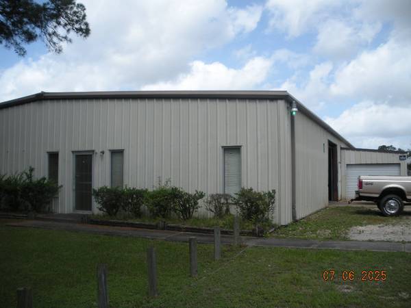 $7,200 / 6120ft2 - Light Manufacturing Commercial Building for lease (Conroe)63760507281537120