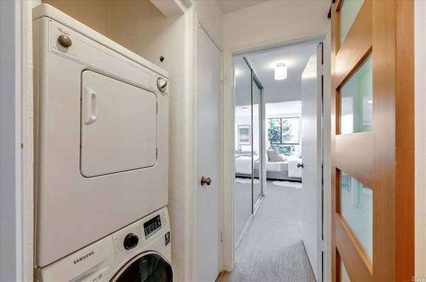$1,800 / 1br - 954ft2 - This recently remodeled 1 bed/1 full bath home has fresh interior pain (greenbrae)63890317432323123