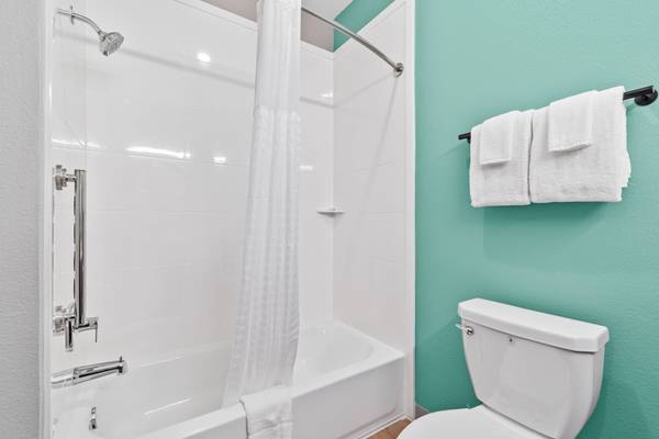 $1,699 / 1br - Free WiFi, Fitness Center, EV Charging (3333 E George W Bush Highway, Plano, TX)63846411443331124