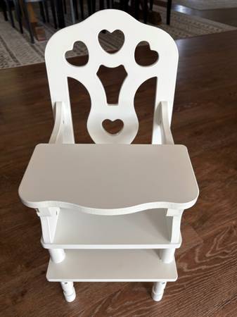 Melissa and Doug doll highchair 1