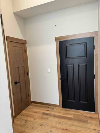 $1400.00 / 3br - 1400ft2 - 3 bed 2 bath apartment in Gilman | 600 W Hickory St | Available 4/7/2063845961336705122