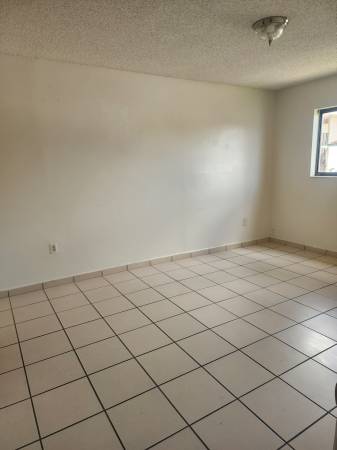 $2,950 / 2br - 1600ft2 - 3 BEDROOM APARTMENT / 2 BATHS (HIALEAH)64002015108227122