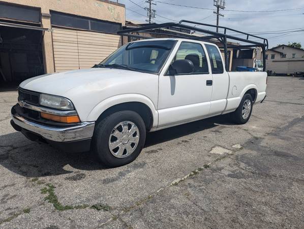 2003 CHEVY S10, WORK TRUCK, 114K MILES! I FINANCE HERE $2000 DOWN - $6,000 (I FINANCE HERE! vehiclecenterandfinance.com)63440215884803121