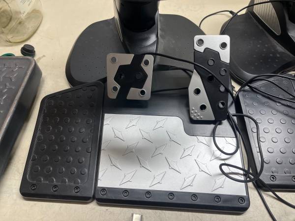 Xbox wheels and pedals - $10 (Stoughton)63443193308675122