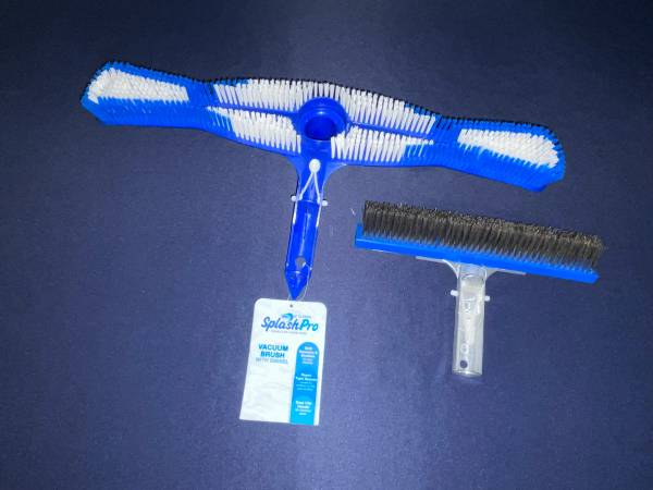 NEW Swimming Pool Swivel Vacuum Brush AND Algae Brush 1