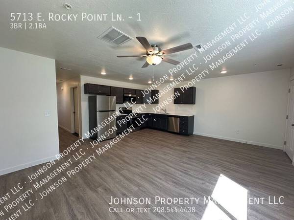 $1,595 / 3br - 1322ft2 - Spacious Nampa Townhome w/Garage (5713 E. Rocky Point Ln #1 - Nampa)63794970399619122