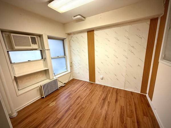 $1,200 / 100ft2 - private office in prime Upper West Side location (Upper West Side)63765576073091121