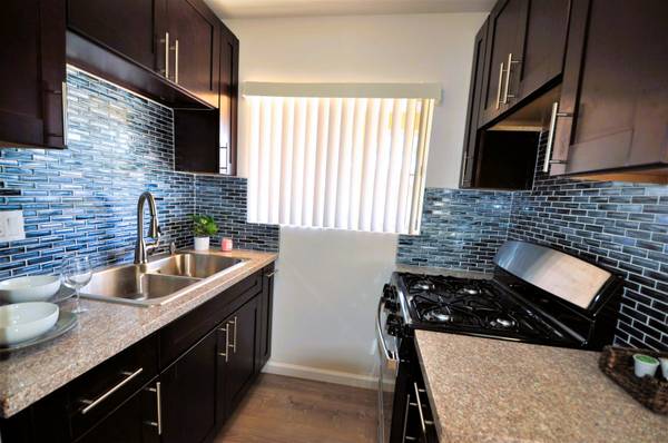 $1,750 / 1br - ADORABLE UNIT IN DOWNTOWN CHULA VISTA! (CHULA VISTA)63841345212035121