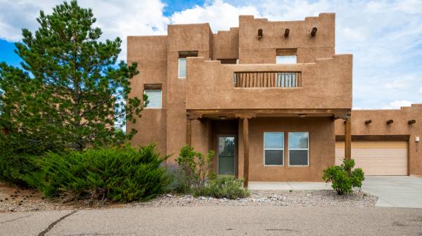 $2,900 / 3br - Retiro espacioso de dos pisos - Fiorina Properties63806092291587120