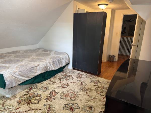 $1,100 / 4br - 300ft2 - Furnished room in the beautiful house (West Roxbury)63996407399043123