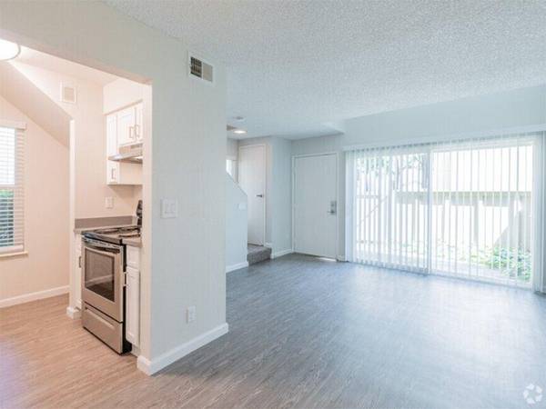 $1,995 / 2br - 910ft2 - Convenient 2 BR Near Sacramento State University (East Sacramento)63919495767682123