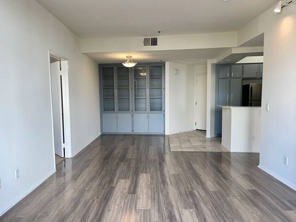 $3,500 / 2br - 2 Bed / 2 Bath Westwood Apt w/ Laminate Flooring, BBQ, Gym, Parking (Westwood 90024)63998152973826121