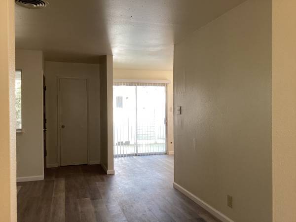 $1,395 / 2br - 900ft2 - 1414 W. Vassar Ave, Unit E (Visalia)63809664331139124