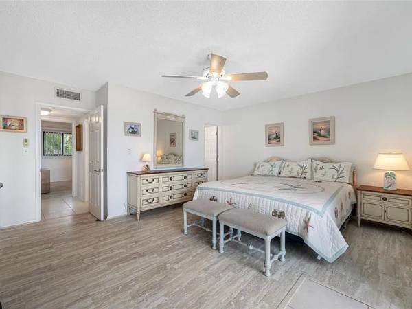 $90 / 2br - 1026ft2 - breathtaking water views (Clearwater)63772428546689123