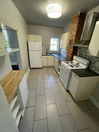 $1,100 / 2br - !Discover this freshly updated 2-bedroom, 1-bath home offering modern (Pittsburgh, PA)64013204765187122