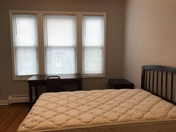 2 NEW BATHROOMS;LARGE APT; ALL FURNISHED;GREAT LOCATION (EAST ROCK) 1