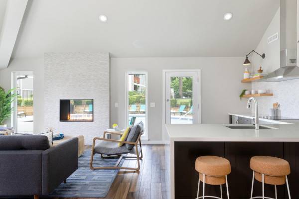 $1,598 / 2br - 928ft2 - Swimming Pool, Spa, Clubhouse, Close to Public Transportation (Milwaukie, Southgate)63831465683841122