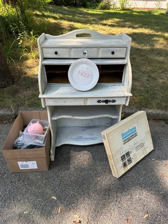 Free desk 1