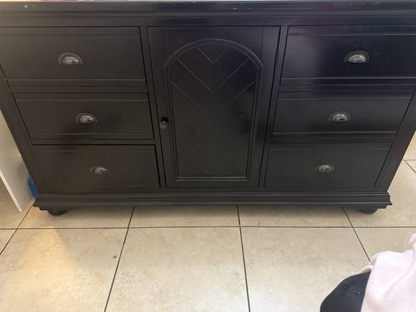 Shelf great condition 1