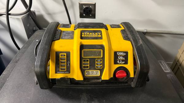STANLEY FATMAX PP1DCS Professional Power Station 1