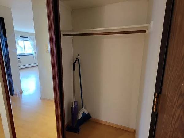 $615 / 1br - 602ft2 - ''Beautiful 1BR Condo in Whittier, Minneapolis''!! (Minneapolis)63797856782467123