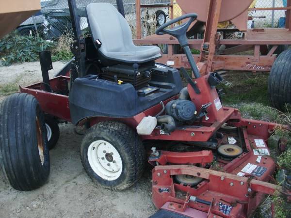 TORO 3320 COMMERCIAL MOWER 1