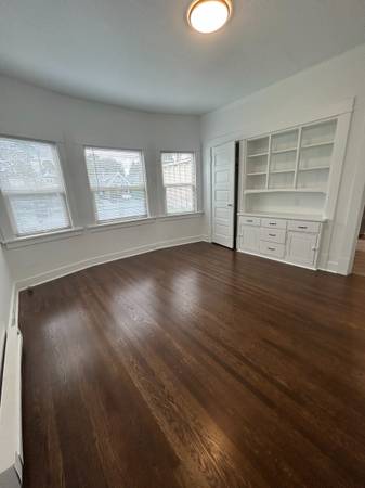 $2,695 / 2br - 800ft2 - Renovated 2 Bedroom In Upper Queen Anne! Pre-lease For October! (Queen Anne)63850640605825122