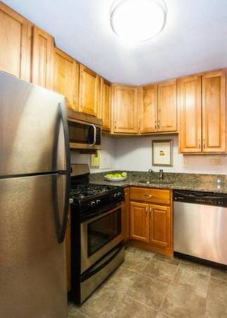 $2600.00 / 2br - 968ft2 - Beautiful 2Bd/1.5Ba with Balcony - Walk to Arlington Courthouse Metro!63958908611587124