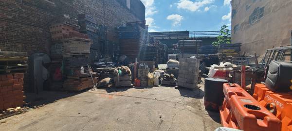 $4,500 / 3500ft2 - OUTDOOR LOT WITH SOLID METAL GATES/PRIVATE/SECURE/OFFICE SPACE ADDTL (EAST NEW YORK)63874741584259123