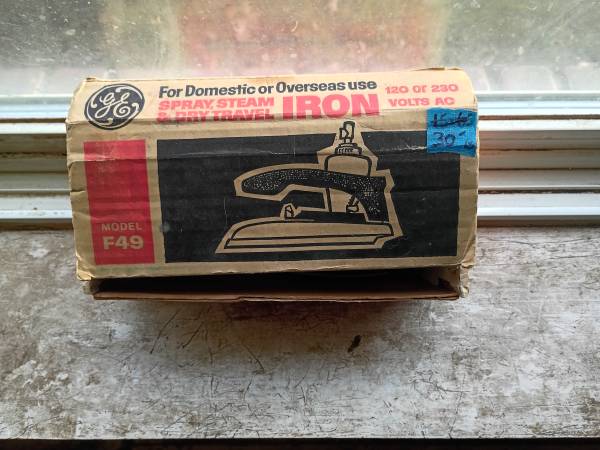 Vintage GE spray steam and dry iron 1