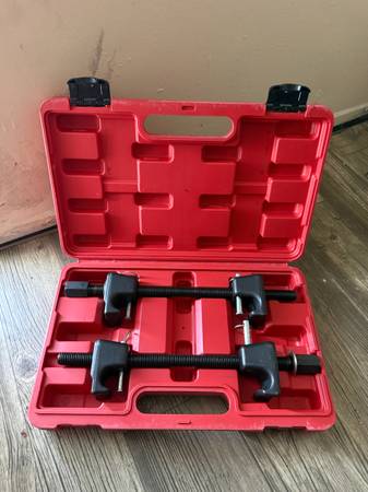 Car Spring/Strut Compressors, Like New 1