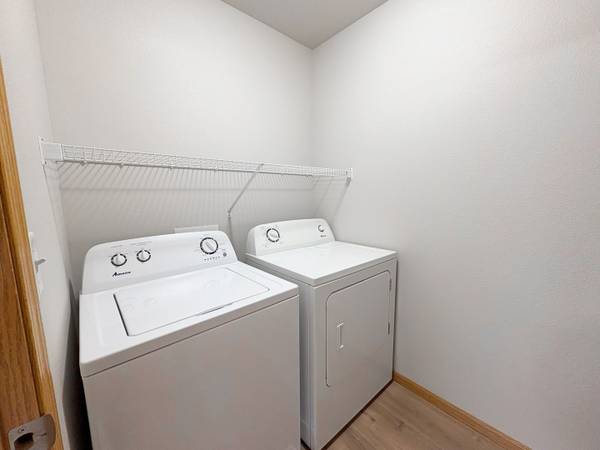 $1,145 / 2br - 1057ft2 - In-Unit Laundry, Free Wi-Fi, Air Conditioning (3414 21st Ave NW, Minot, ND)63816981027841122