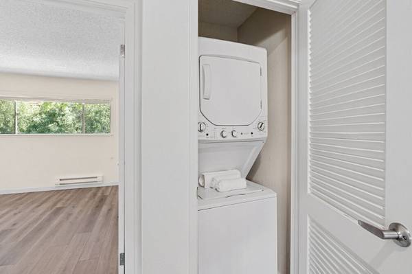 $3,875 / 2br - 1040ft2 - 2 Bed - 2.5 Bath, Small Community Charm, Major Freeway Access (campbell)63695784981251123