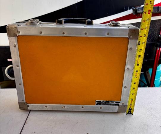 Vintage ANVIL Cases Brief Case Road Case, works great. functional vintage used c 1