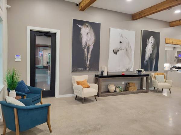 $99,995 / 3br - 1568ft2 - Convenient Location, Sparkling Swimming Pool, Open Floor Plan Concept (1800 Oak Grove Rd E, Burleson, TX)64305504804482121